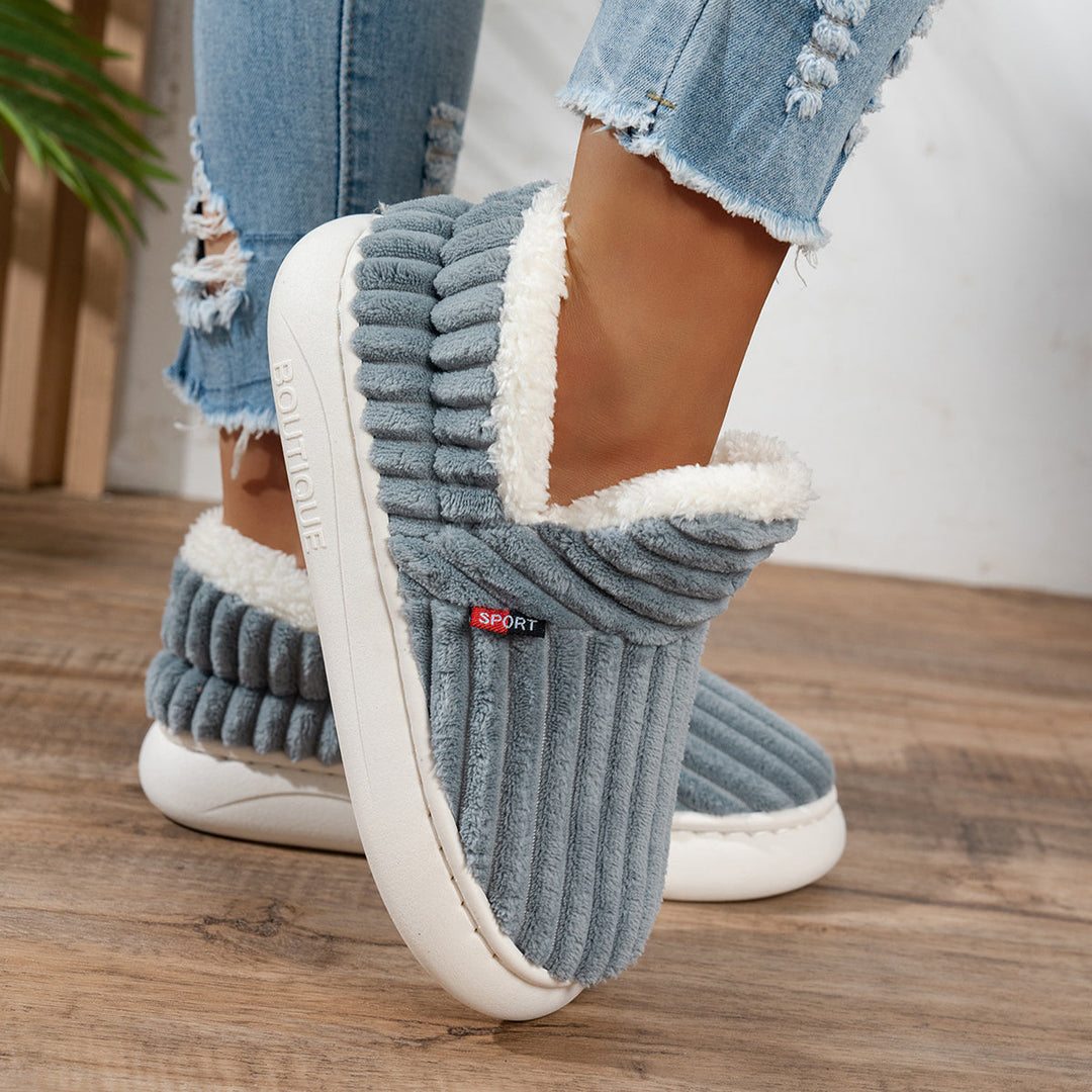 CozyStep – Papuci de casă pufoși