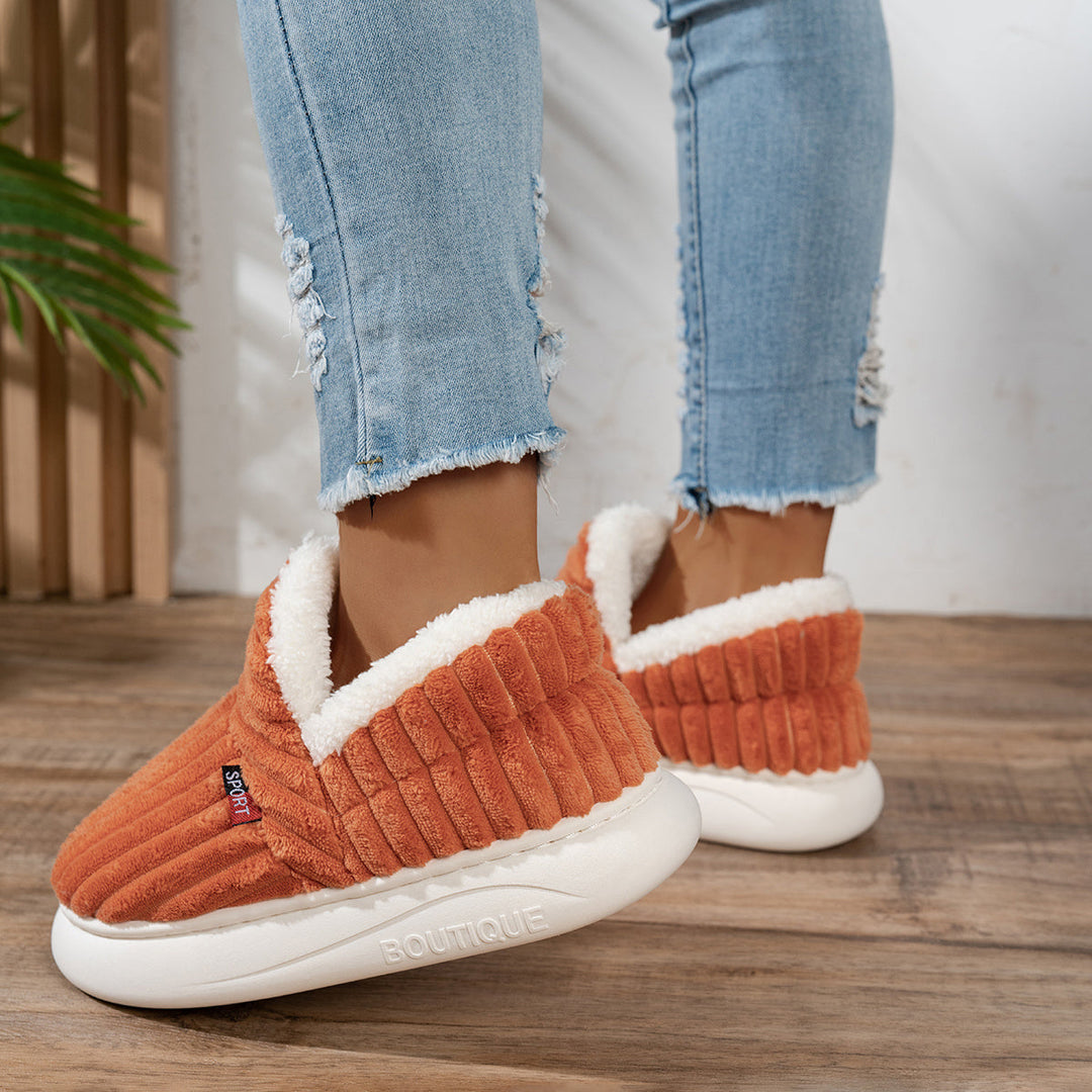 CozyStep – Papuci de casă pufoși