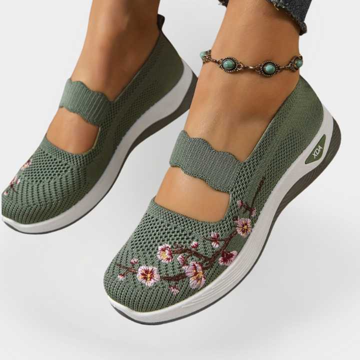 Pantofi ortopedici cu flori brodate