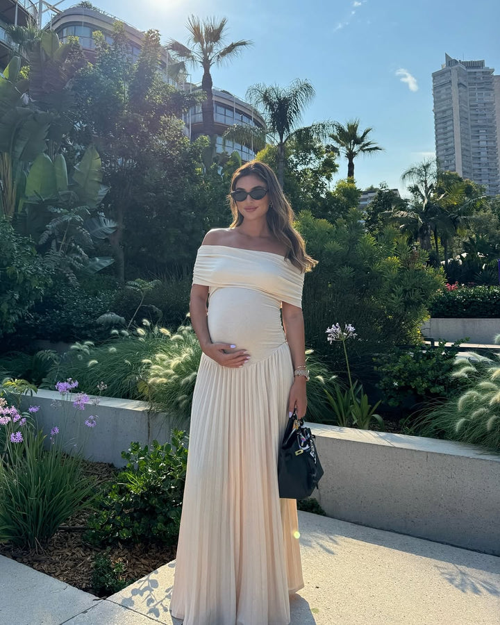 Amara – Rochie Maxi de Maternitate Elegantă cu Falduri