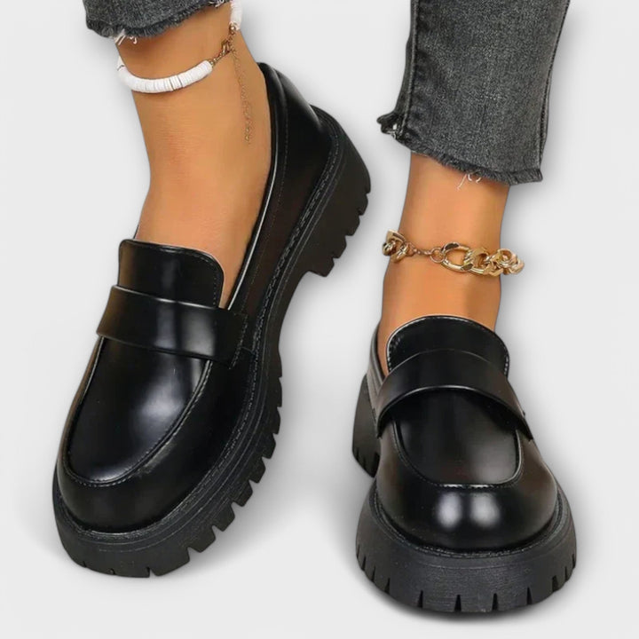 Mocasi femeie cu design ortopedic și toc din satin