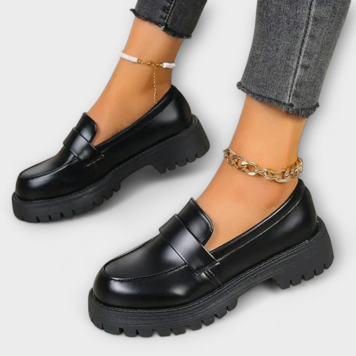 Mocasi femeie cu design ortopedic și toc din satin