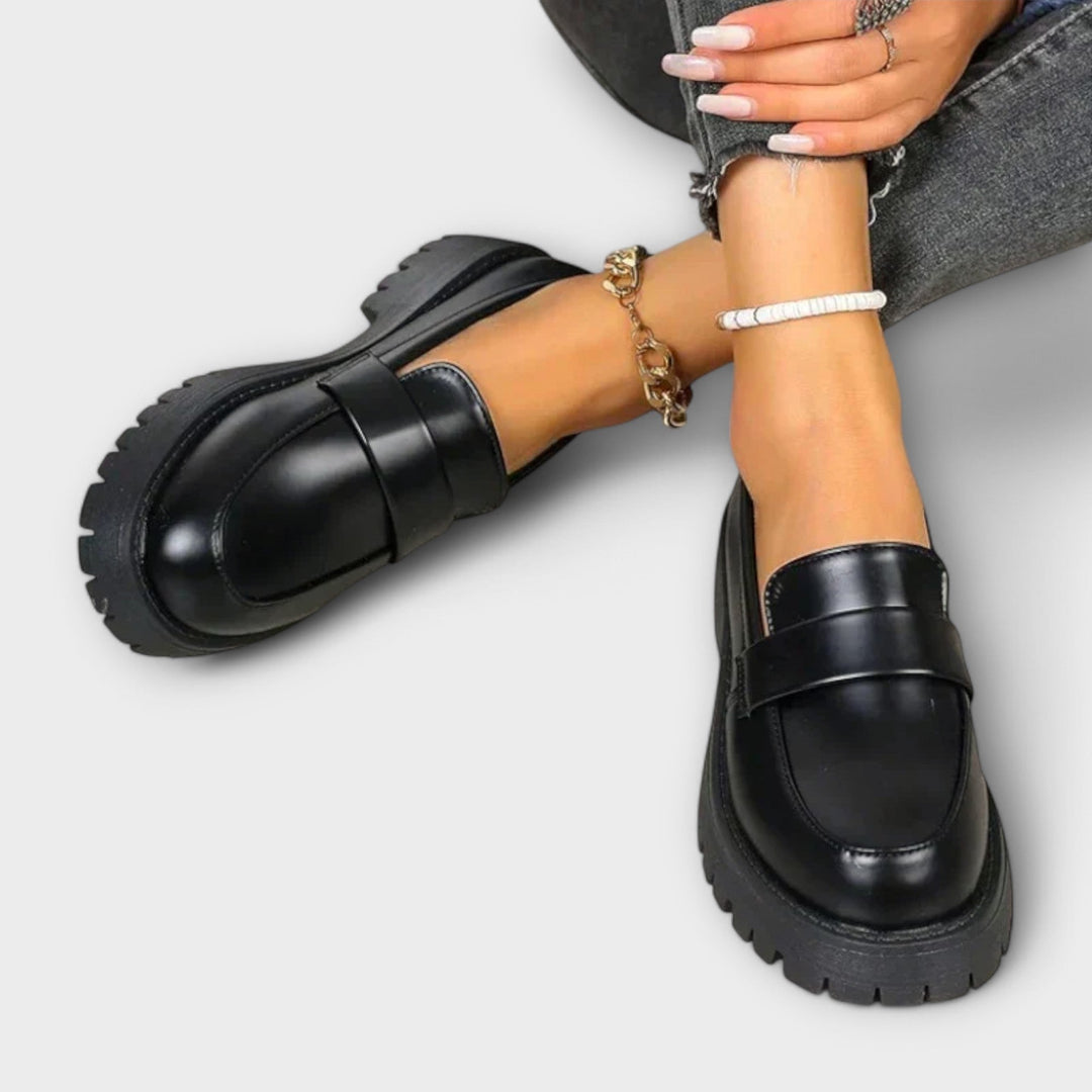 Mocasi femeie cu design ortopedic și toc din satin