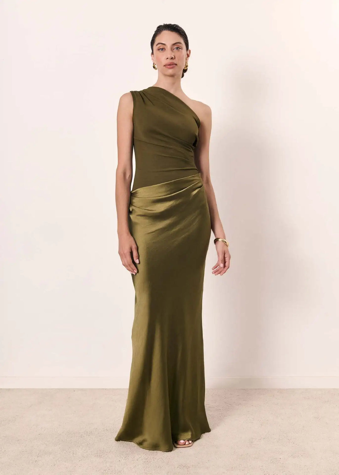 Sophia | Rochie Maxi din Satin cu Un Umăr