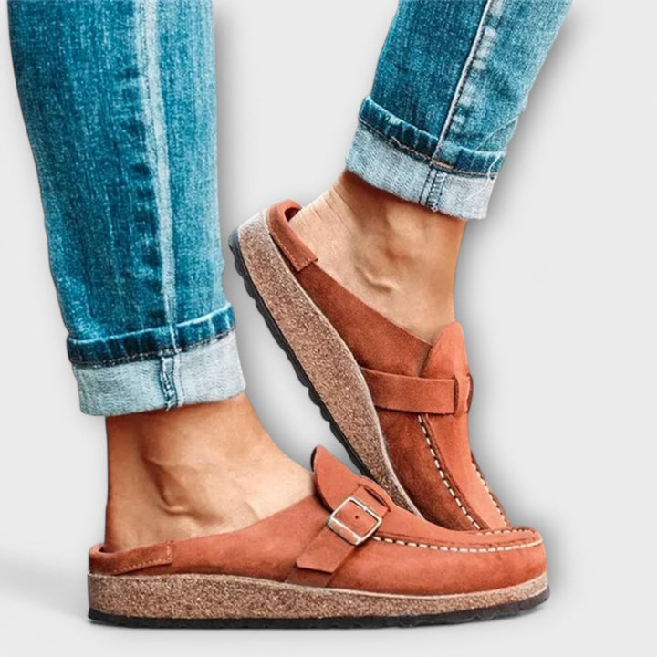Mocasini ortopedici pentru femei cu cataramă decorativă