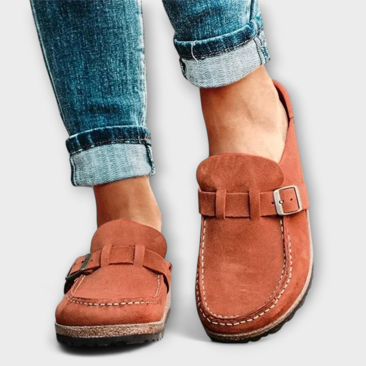 Mocasini ortopedici pentru femei cu cataramă decorativă