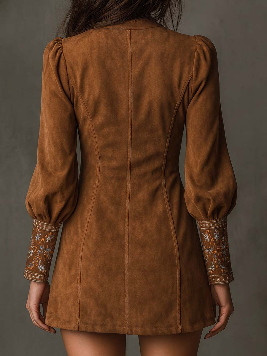 Amalia | Rochie mini vintage maro din suede cu decolteu în V și broderie