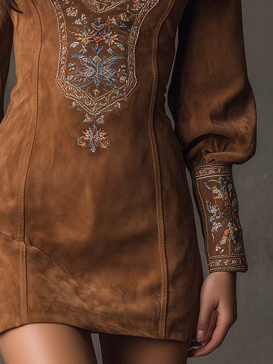 Amalia | Rochie mini vintage maro din suede cu decolteu în V și broderie