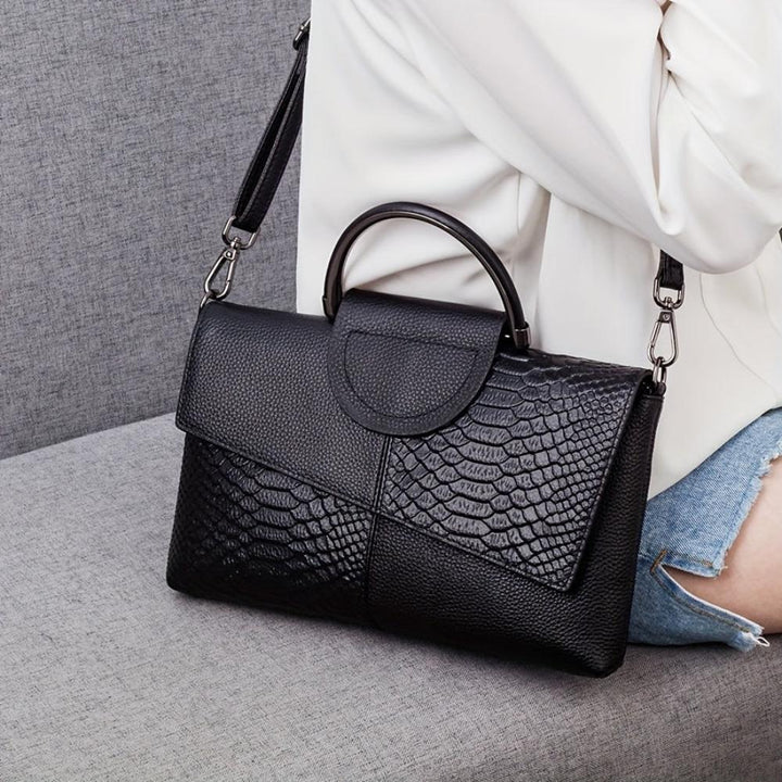 Cassandra | Geantă cu Model de Crocodil Opulent