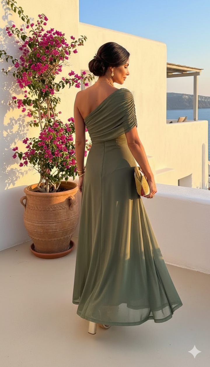 Uma – Rochie Lungă Fluidă cu Design Elegant